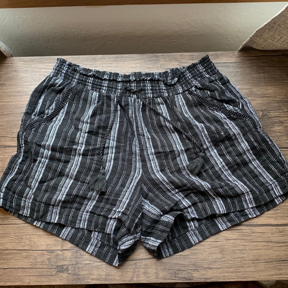 Highwaisted Black Canvas shorts size Large